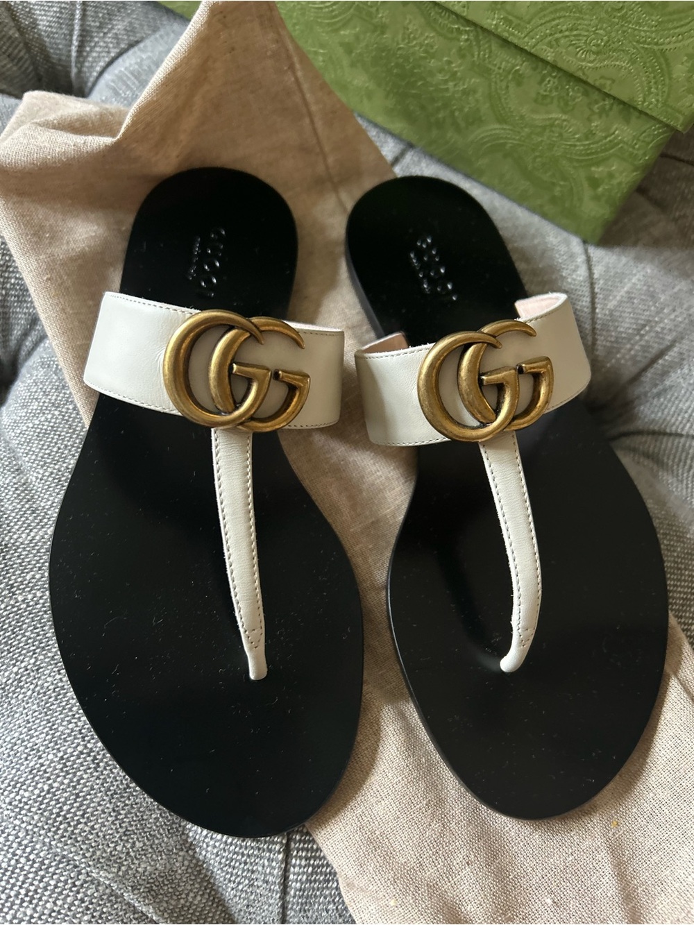 Gucci White Leather GG Logo Thong Sandals with Gold Hardware